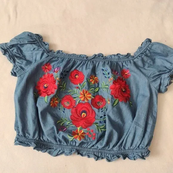 SALE Forever 21 Embroidered Crop Peasant Top L Off Shoulder Chambray - Picture 1 of 10